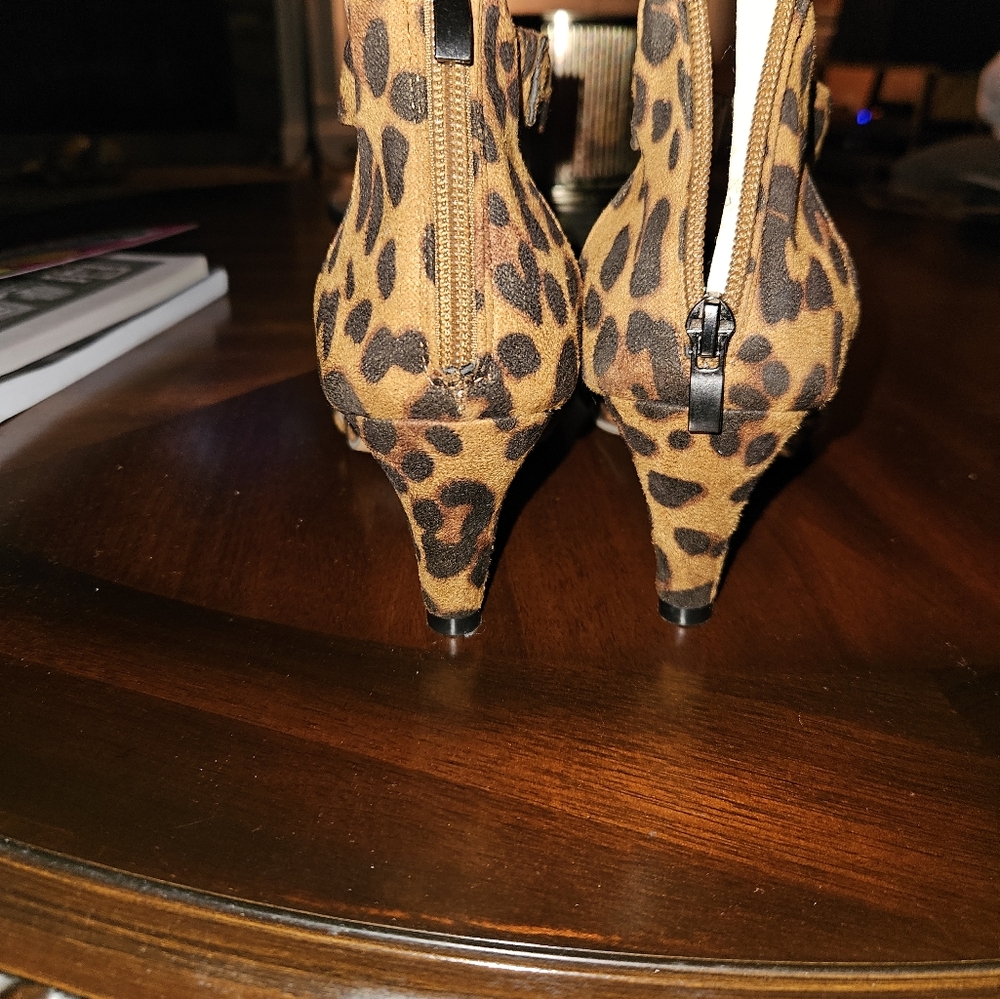 Shoes - Picture 3 of 3